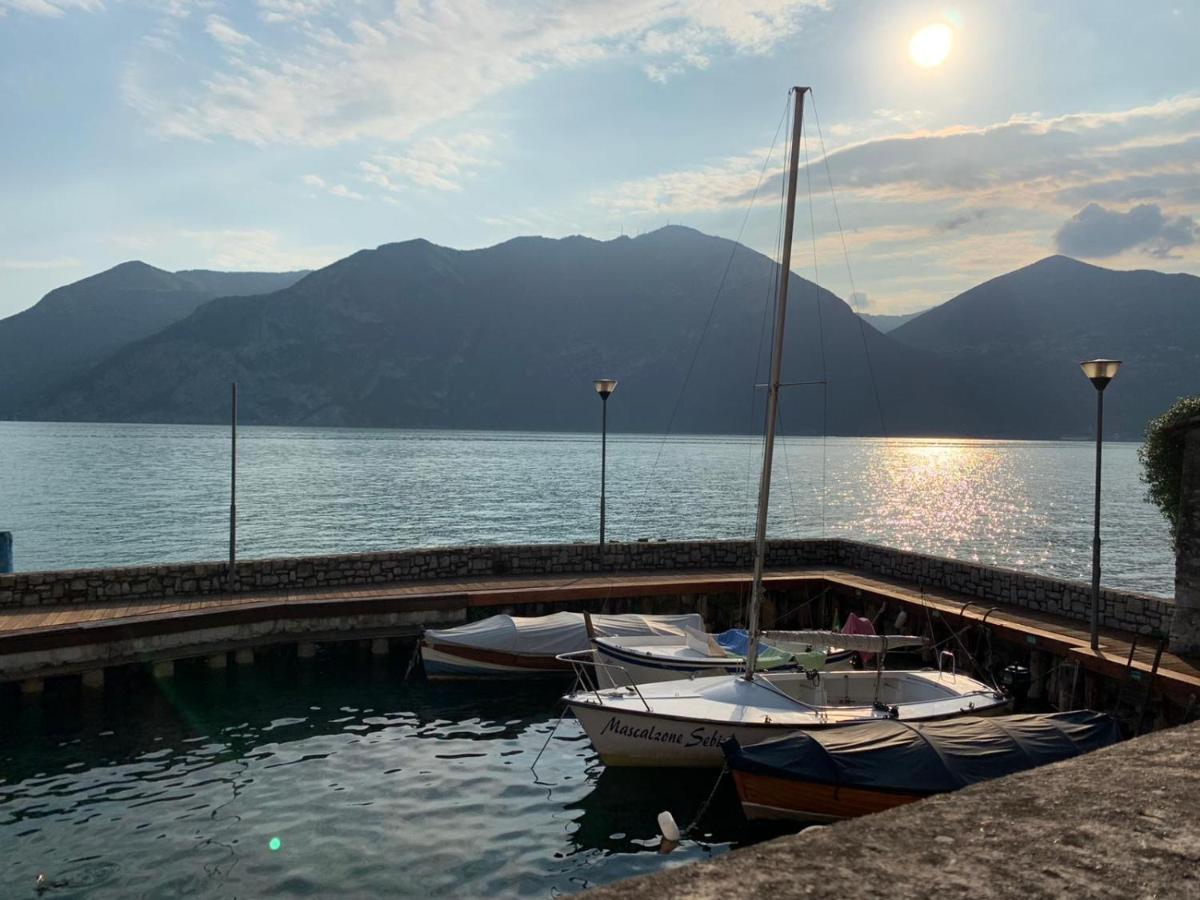Al Porticciolo - Casa Vacanze Marone Bagian luar foto