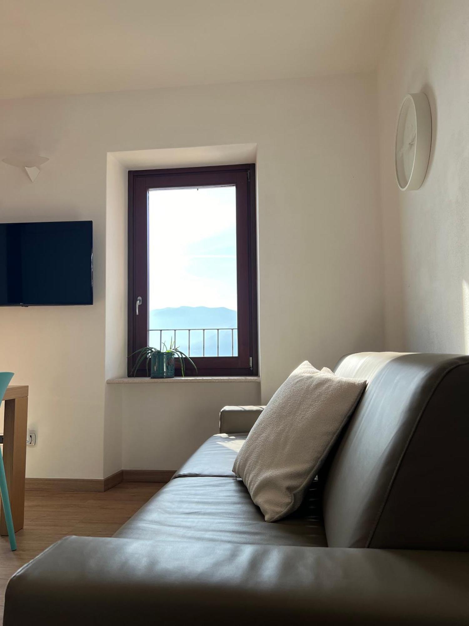 Al Porticciolo - Casa Vacanze Marone Bagian luar foto